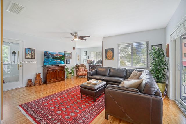 2720 S Le Jeune Rd 2720, Coral Gables, FL 33134