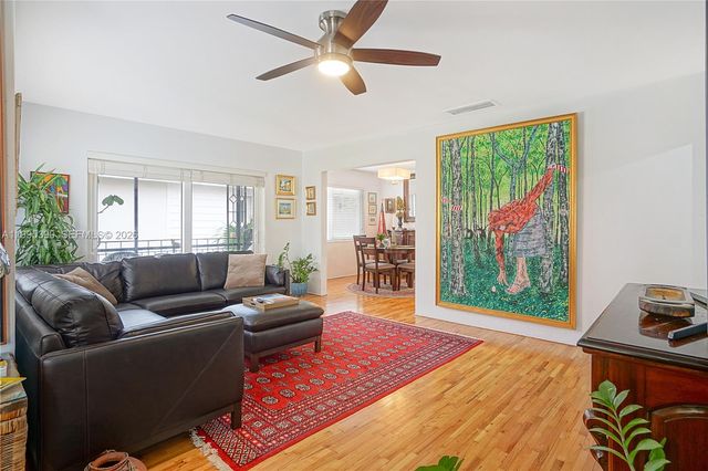 2720 S Le Jeune Rd 2720, Coral Gables, FL 33134