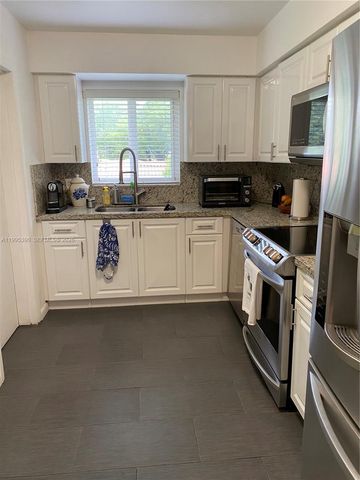 2720 S Le Jeune Rd 2720, Coral Gables, FL 33134