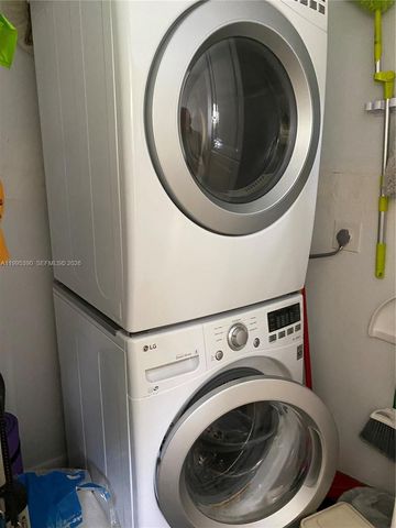 2720 S Le Jeune Rd 2720, Coral Gables, FL 33134