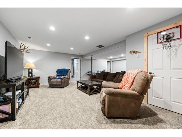 965 N Cimarron Dr, Pueblo, CO 81007