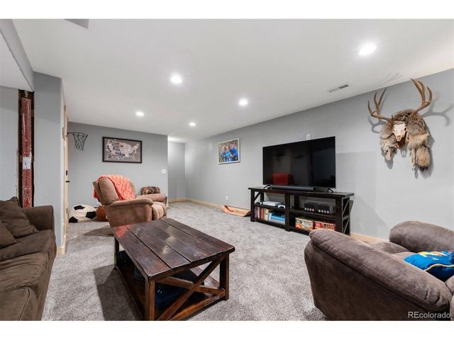965 N Cimarron Dr, Pueblo, CO 81007