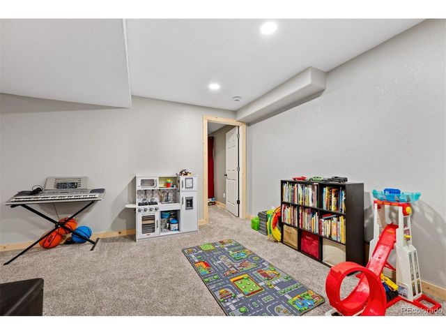 965 N Cimarron Dr, Pueblo, CO 81007