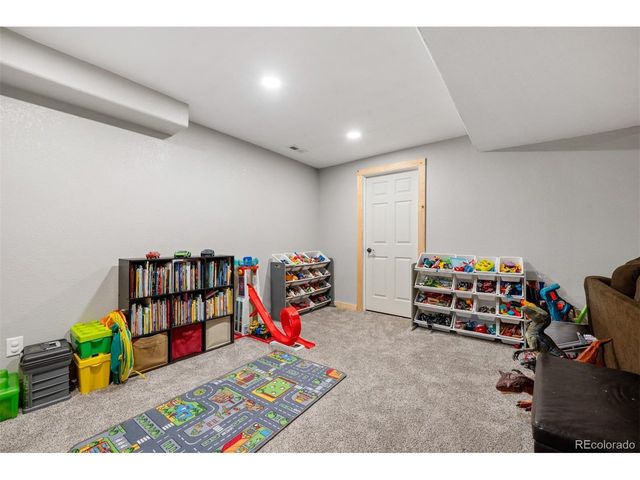 965 N Cimarron Dr, Pueblo, CO 81007