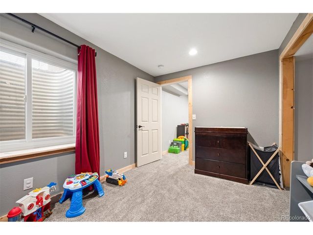 965 N Cimarron Dr, Pueblo, CO 81007