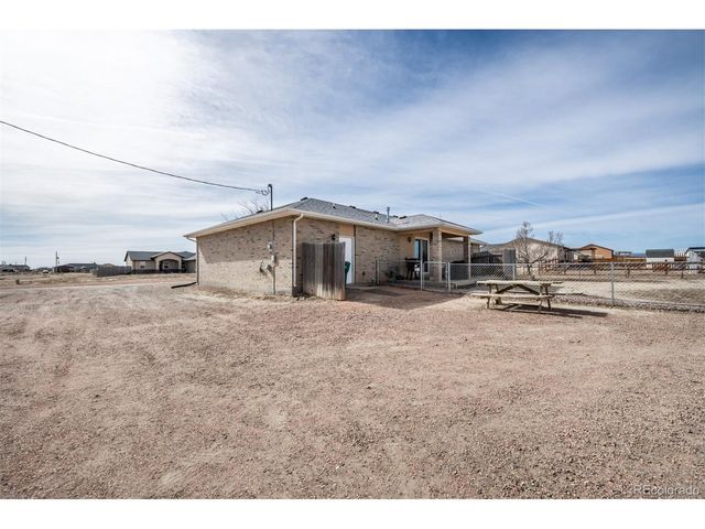 965 N Cimarron Dr, Pueblo, CO 81007