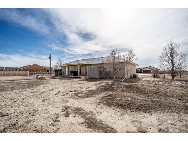 965 N Cimarron Dr, Pueblo, CO 81007