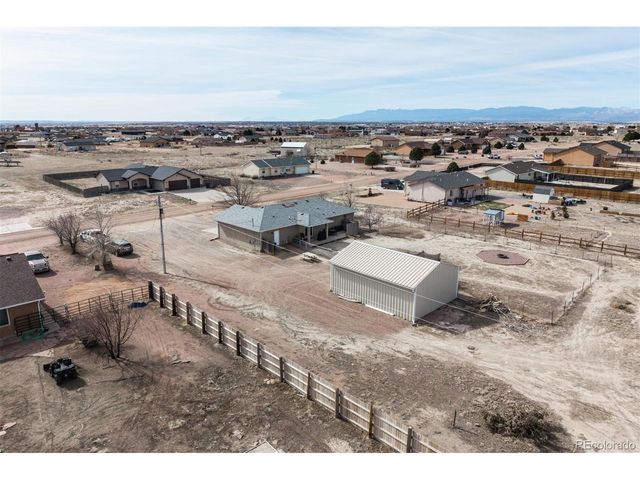 965 N Cimarron Dr, Pueblo, CO 81007