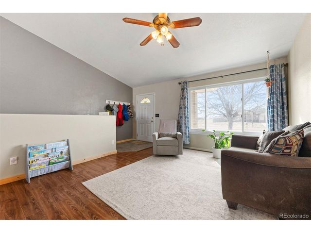 965 N Cimarron Dr, Pueblo, CO 81007