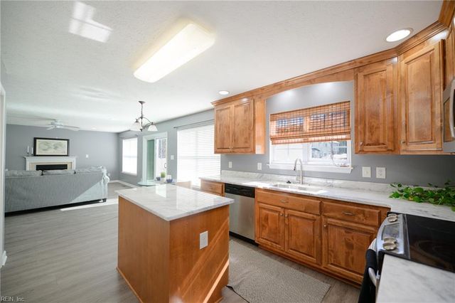 103 Katalina WAY, Yorktown, VA 23693