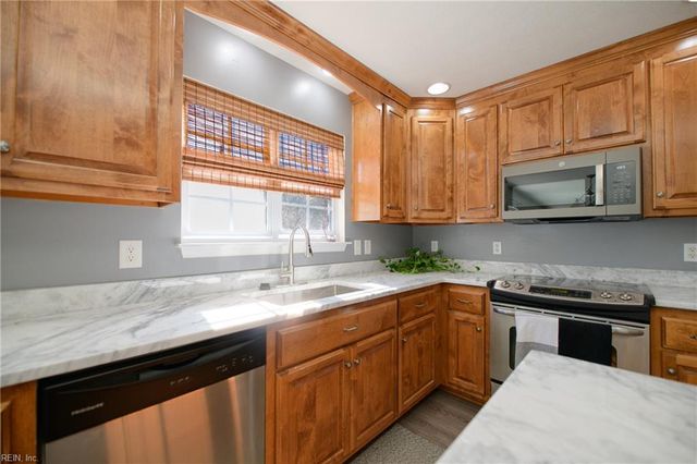 103 Katalina WAY, Yorktown, VA 23693