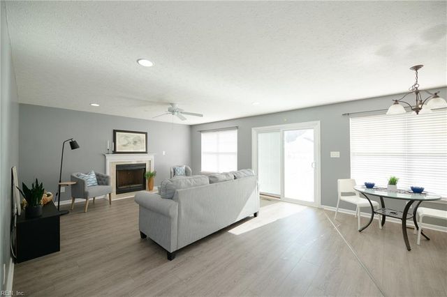 103 Katalina WAY, Yorktown, VA 23693