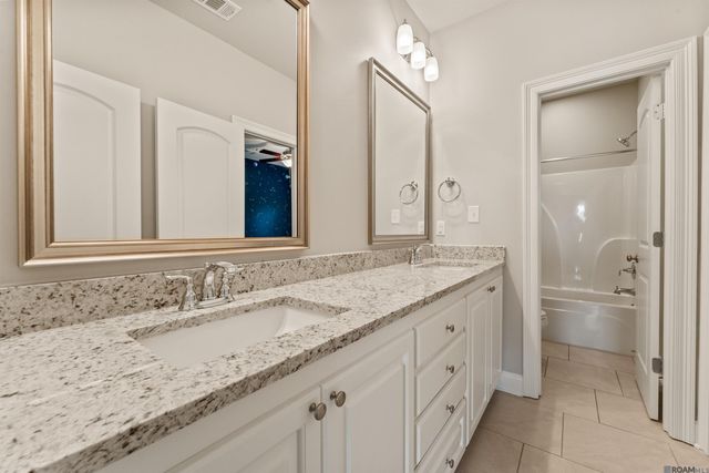 39201 Water Oak Ave, Prairieville, LA 70769