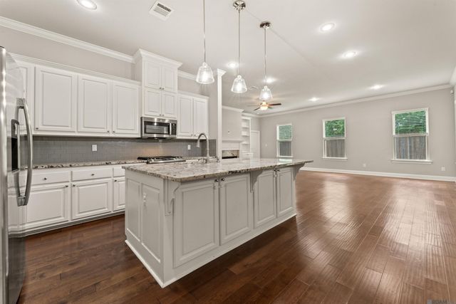 39201 Water Oak Ave, Prairieville, LA 70769