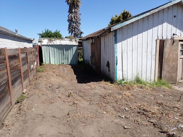 901 92nd Avenue, Oakland, CA 94603