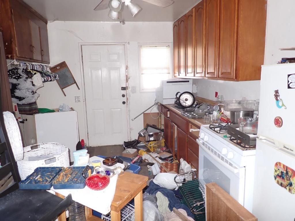 Image 5 of property listing at 901 92nd Avenue, Oakland, CA 94603