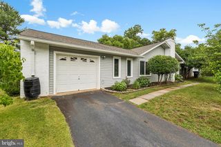 246 AVONDALE DR, Sterling, VA 20164
