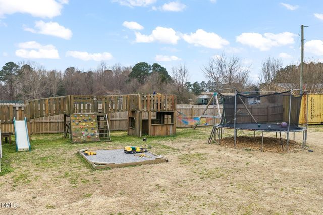 16 Saddle Ridge Drive, Willow Springs, NC 27592