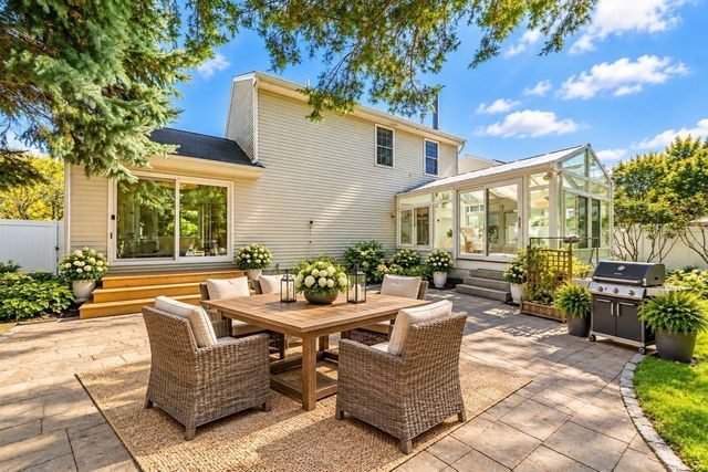 6 Derby St, Framingham, MA 01701
