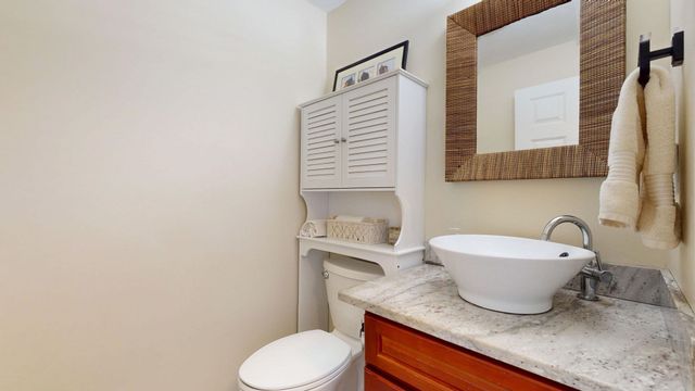 6 Derby St, Framingham, MA 01701