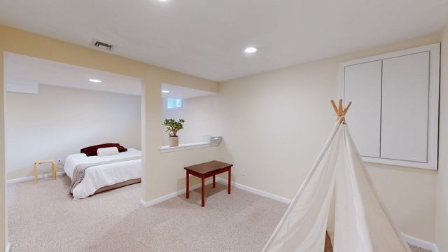6 Derby St, Framingham, MA 01701