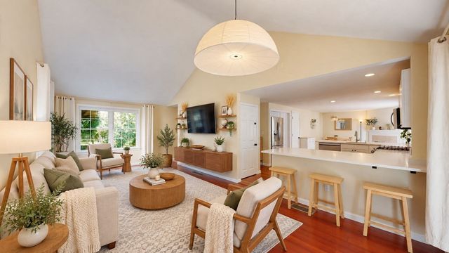 6 Derby St, Framingham, MA 01701