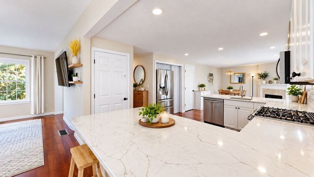 6 Derby St, Framingham, MA 01701