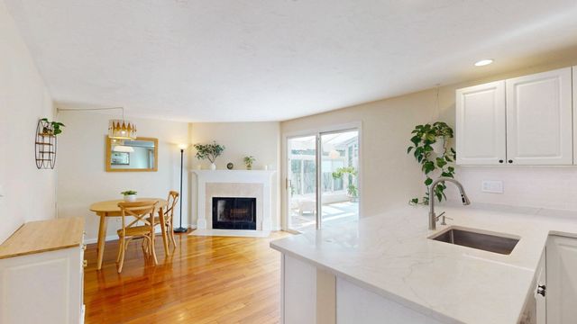 6 Derby St, Framingham, MA 01701