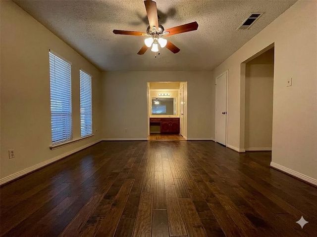 120 Shadybrook Drive, Desoto, TX 75115