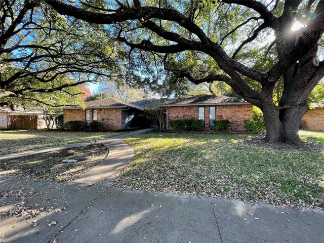 120 Shadybrook Drive, Desoto, TX 75115