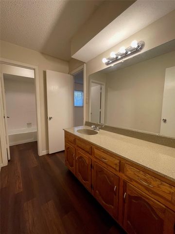 120 Shadybrook Drive, Desoto, TX 75115