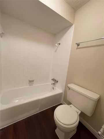 120 Shadybrook Drive, Desoto, TX 75115