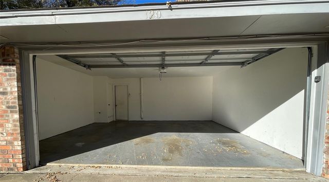 120 Shadybrook Drive, Desoto, TX 75115