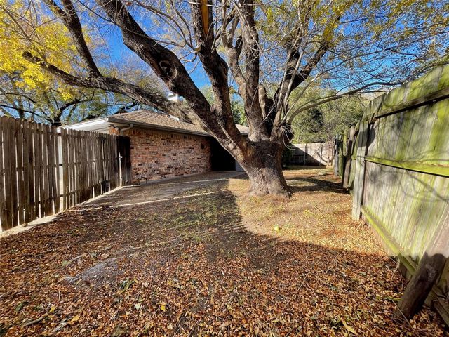 120 Shadybrook Drive, Desoto, TX 75115