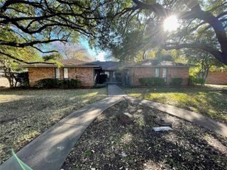 120 Shadybrook Drive, Desoto, TX 75115