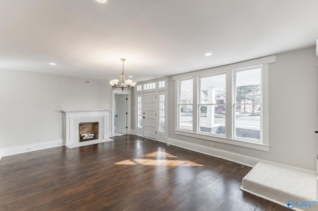 616 E Moulton Street, Decatur, AL 35601