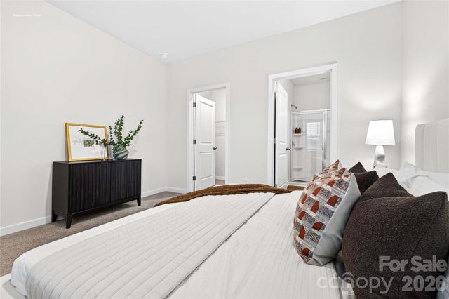 663 13th Avenue Drive NE, Hickory, NC 28601