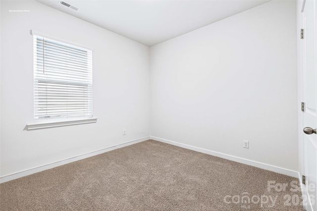 663 13th Avenue Drive NE, Hickory, NC 28601
