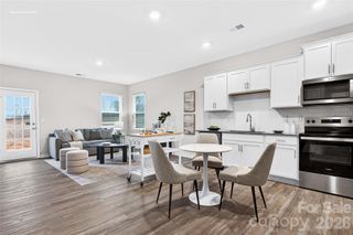 663 13th Avenue Drive NE, Hickory, NC 28601
