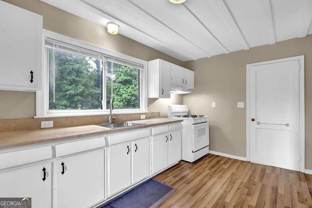 1329 Blanche Drive SE, Marietta, GA 30067