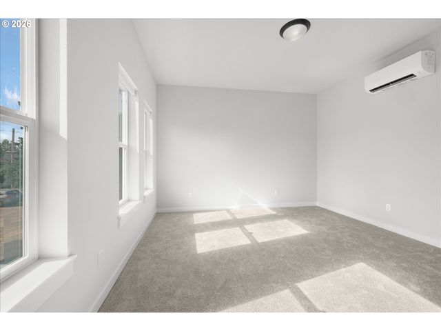 8770 N Newman Ave, Portland, OR 97203