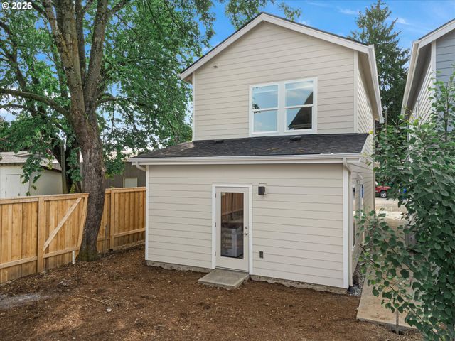 8770 N Newman Ave, Portland, OR 97203