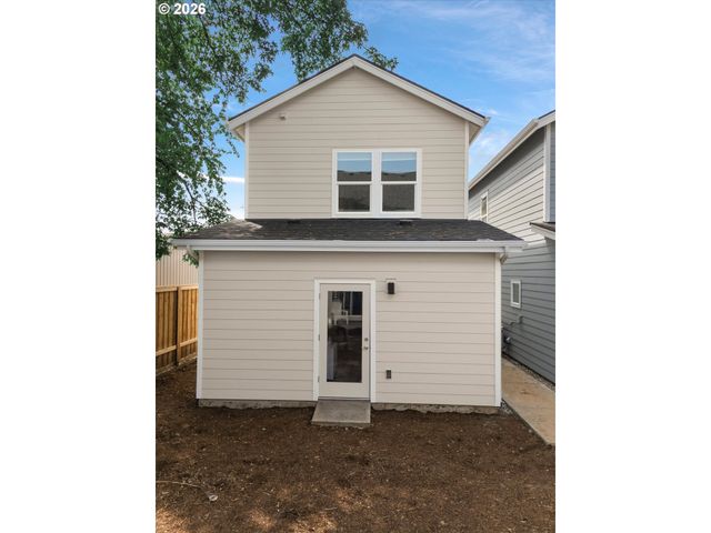 8770 N Newman Ave, Portland, OR 97203