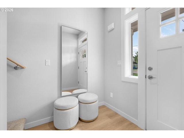 8770 N Newman Ave, Portland, OR 97203