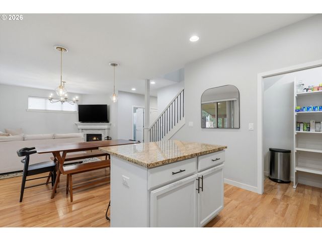 14231 Sw WALNUT CREEK Ct, Portland, OR 97223