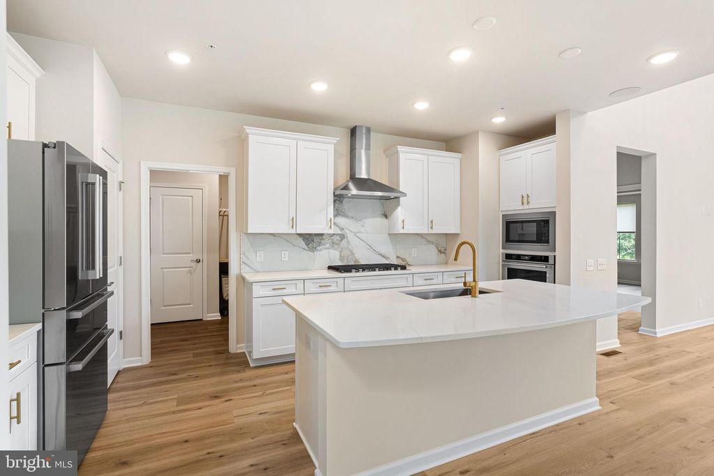 2016 MARQUIS LN, JAMISON, PA 18929 — photo 4