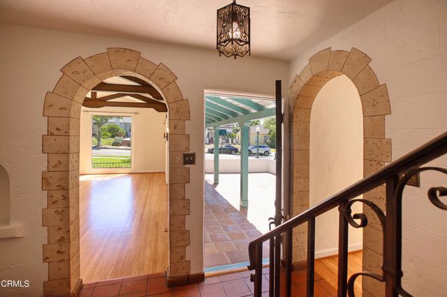 1233 N Isabel Street, Glendale, CA 91207