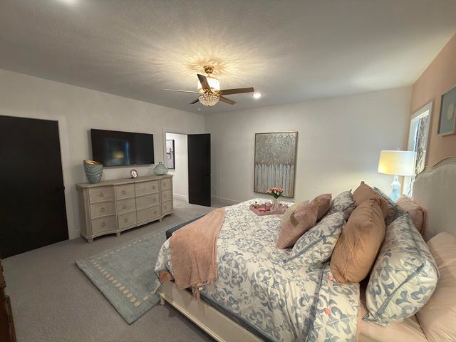 5624 LIGHTPOST DR, Columbia, MO 65201