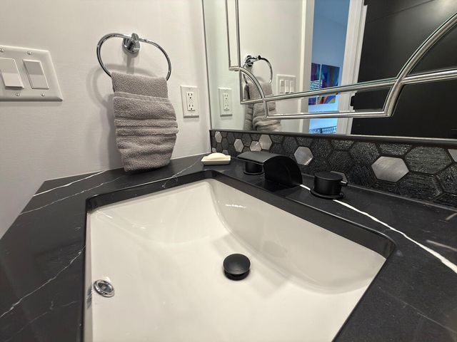 5624 LIGHTPOST DR, Columbia, MO 65201