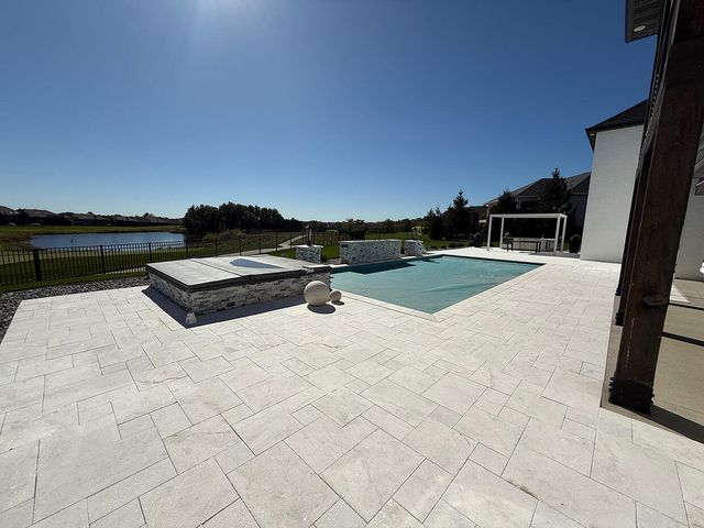 5624 LIGHTPOST DR, Columbia, MO 65201